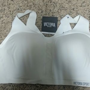 NWT VICTORIA SECRET SPORT BRA